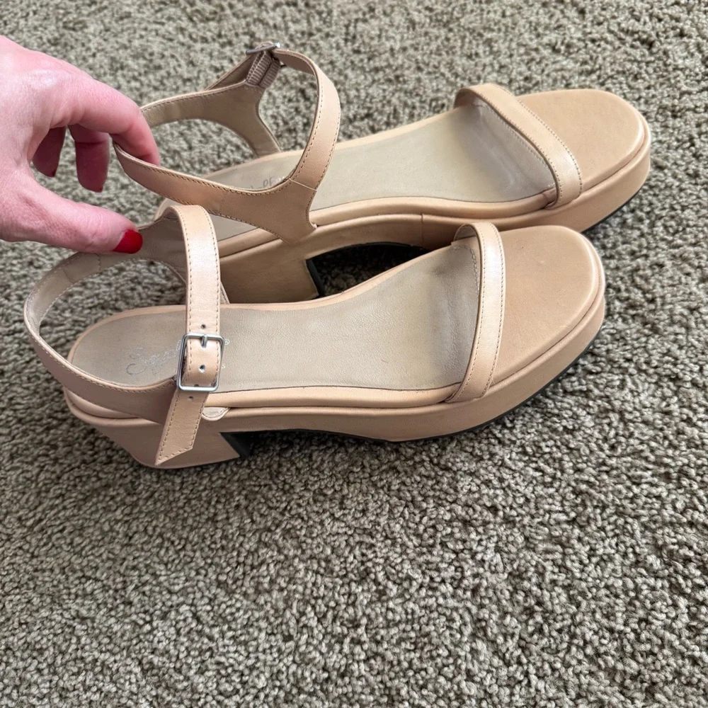 Seychelles Nude/Tan Platform Sandals